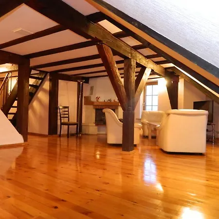 Апартаменти Aparta *